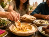Artiklar: Mezze, libanesiska tapas : små rätter och recept för att resa med gommen