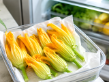 Artiklar: Så här förvarar du zucchini-blommor utan att de vissnar: det enkla knepet som många inte känner till