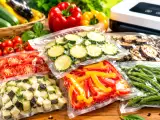 Artiklar: Vakumförpackade sommargrönsaker: en praktisk guide till hur man förvarar dem och återupplever sommarens äkta smak