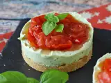 Artiklar: Små salta cheesecakes i portionsstorlek: färska, krämiga och lätta att servera vid alla tillfällen