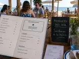 Artiklar: 11 psykologiska knep på restauranger och strandbarer som får dig att spendera mer – och hur du känner igen dem
