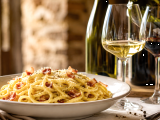 Artiklar: Hur man väljer det perfekta vinet till carbonara: praktiska tips och kombinationer från sommeliererna