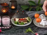 Artiklar: Dagens meny, 25 oktober: kall rädisasoppa, monsterburgare och halloween-cake pops