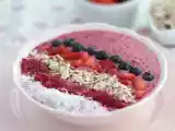 Recept Smoothie bowl med röd frukt