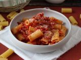 Recept Pasta all'amatriciana, det traditionella receptet förklarat steg för steg