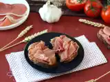 Recept Smörgåsar med tomat och serranoskinka