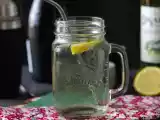 Recept Hugo spritz med flädersirap, en fräsch och söt cocktail