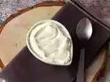 Recept Vaniljgrädde, den perfekta toppingen till dina tårtor och lagerkakor!