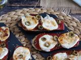 Recept Auberginetoast med tomat- och getostcoulis