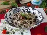 Recept Medelhavsrissallad: tonfisk, oliver, soltorkade tomater och citron