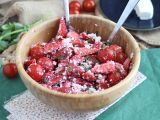 Recept Sallad med jordgubbar, tomater, fetaost och basilika