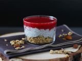 Recept Chiapudding med kokosmjölk, hallon och granola