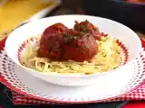 Recept Vegetariska köttbullar av seitan med tomatsås