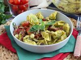 Recept Tortellinisallad med pesto