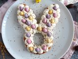 Recept Tårta med påskägg och kanin