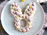 Recept Tårta med påskägg och kanin