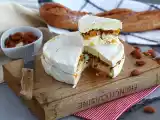 Recept Brie med aprikos- och mandelfyllning