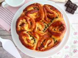 Recept Kinesisk brioche, fylld med vaniljkräm och chokladbitar