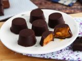 Recept Choklad fylld med saltad smörkola och mandel