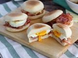 Recept Engelska muffins med ägg och bacon
