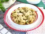 Recept Tortellini med parmesan, skinka och basilika