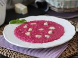 Recept Risotto med rödbetor och gorgonzola: en explosion av färg och intensiva smaker
