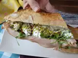 Recept Italiensk gourmetsmörgås med mortadella och burrataost