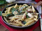 Recept Marry me chicken pasta: krämig pasta med kyckling, torkade tomater och parmesan