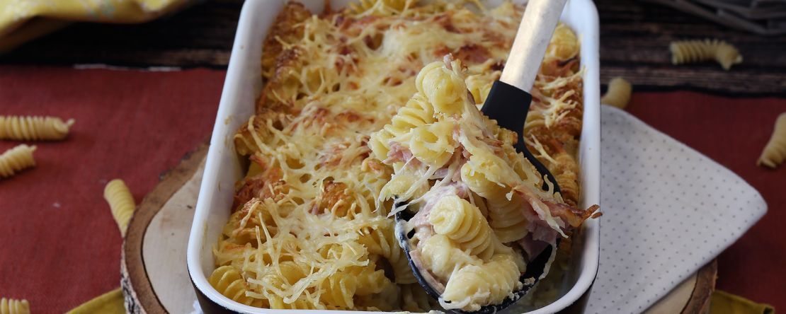 Gratin av skinka och ostpasta i airfryer
