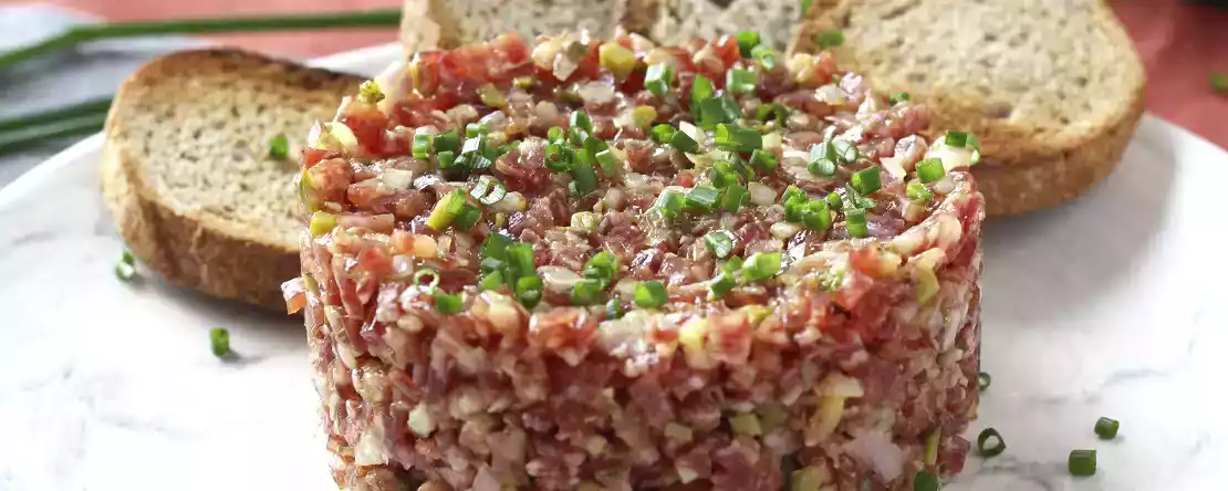 Tartar de fuet: en expressversion av den klassiska bifftartaren
