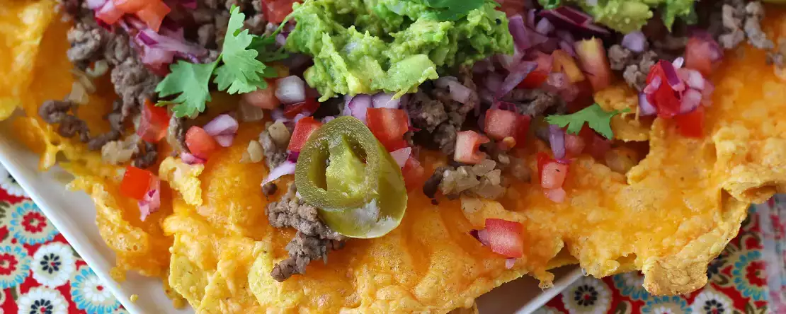 Toppade nachos perfekta för en aperitifmiddag!