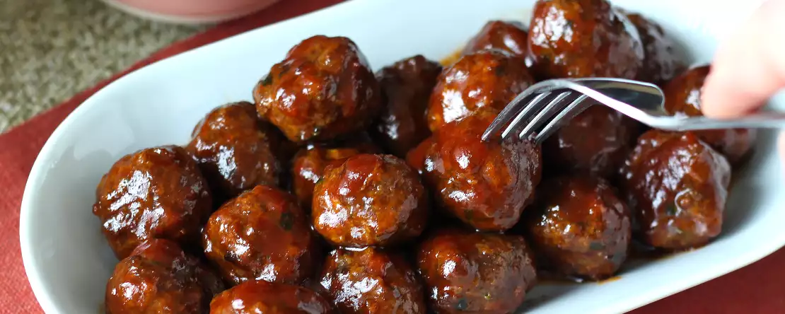 Köttbullar i luftfryser med sötsur grillsås: enkelt och välsmakande recept