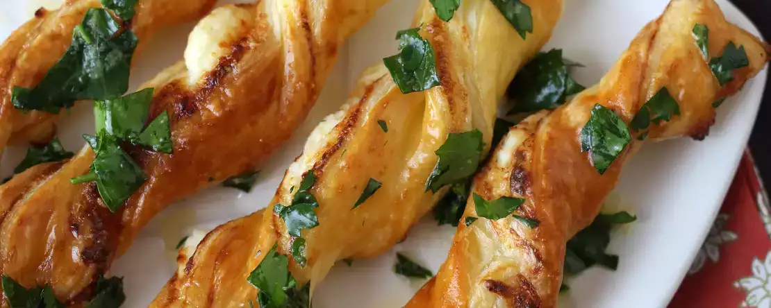 Flakiga ostsnurror med airfryer