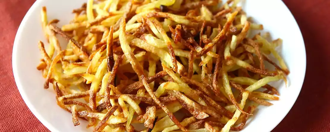 Air fryer potatischips så krispiga att du inte kommer att tro att de är hemmagjorda