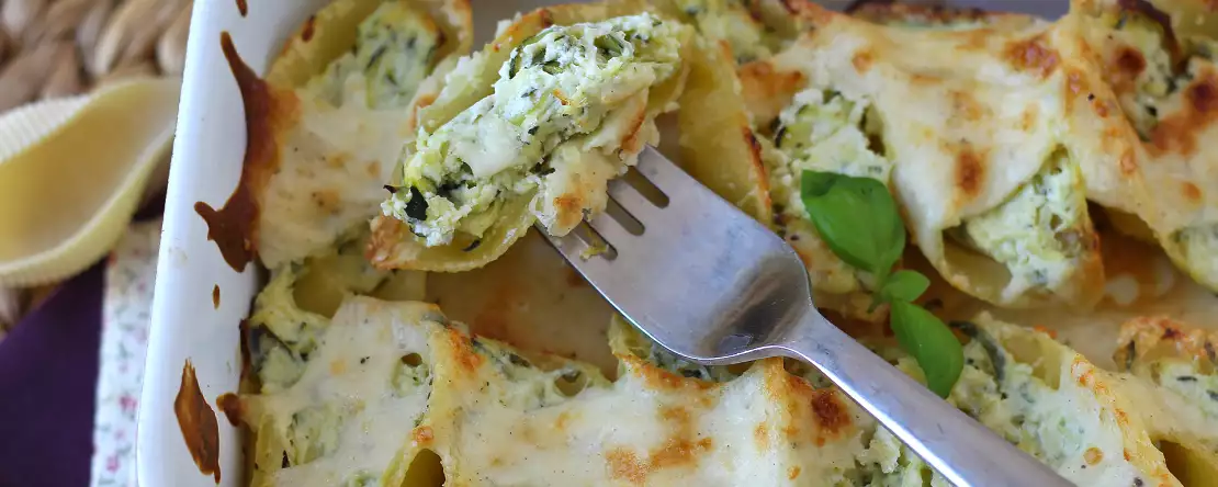 Conchiglioni fyllda med ricotta, zucchini och citron: krämig och gratinerad i ugnen