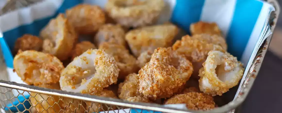 Bläckfiskringar i fritös krispiga och lätta