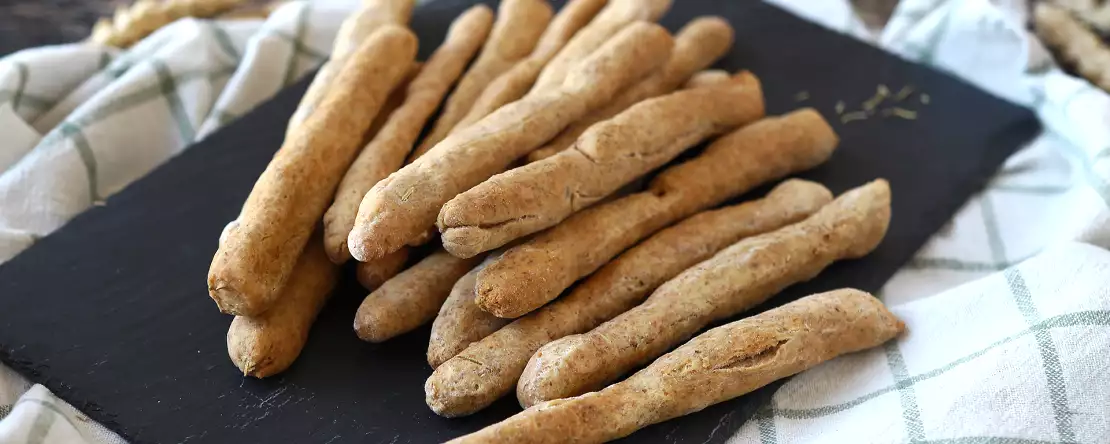 Hemlagad örtkryddad gressin: enkel att göra och super krispig!