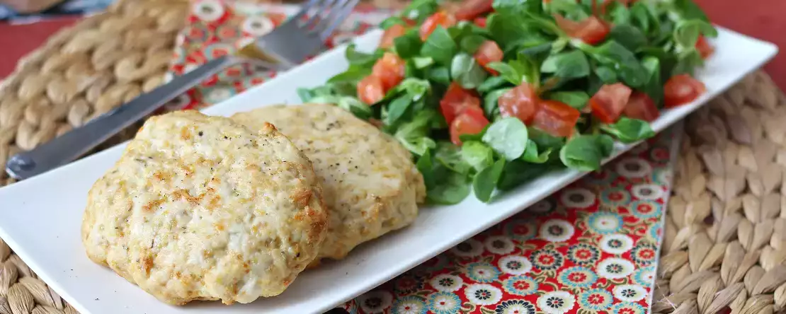 Mjuka och saftiga kycklingburgare i varmluftsfritösen