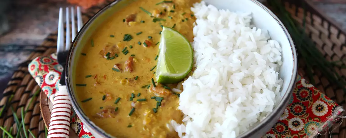 Curry med röda linser och kokosmjölk: ett enkelt och krämigt recept