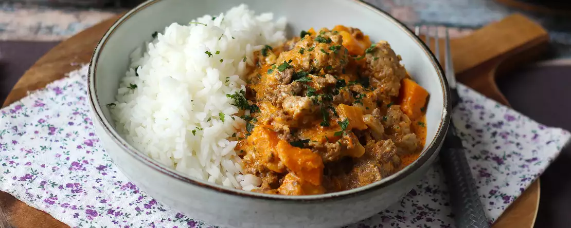 En gryta med pumpa och köttfärs: krämig och värmande