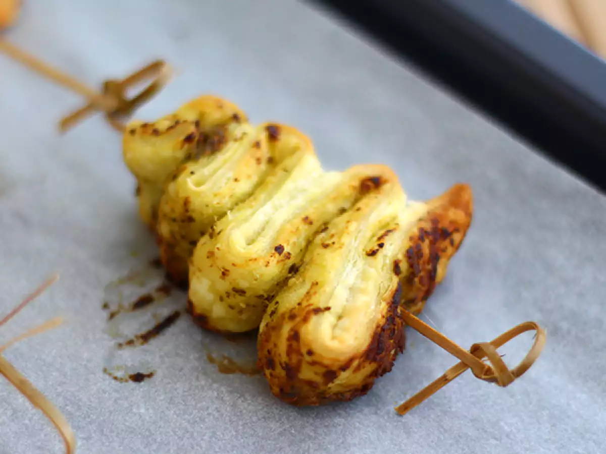 Recept Julgranar i smördeg med pesto till julens aperitif