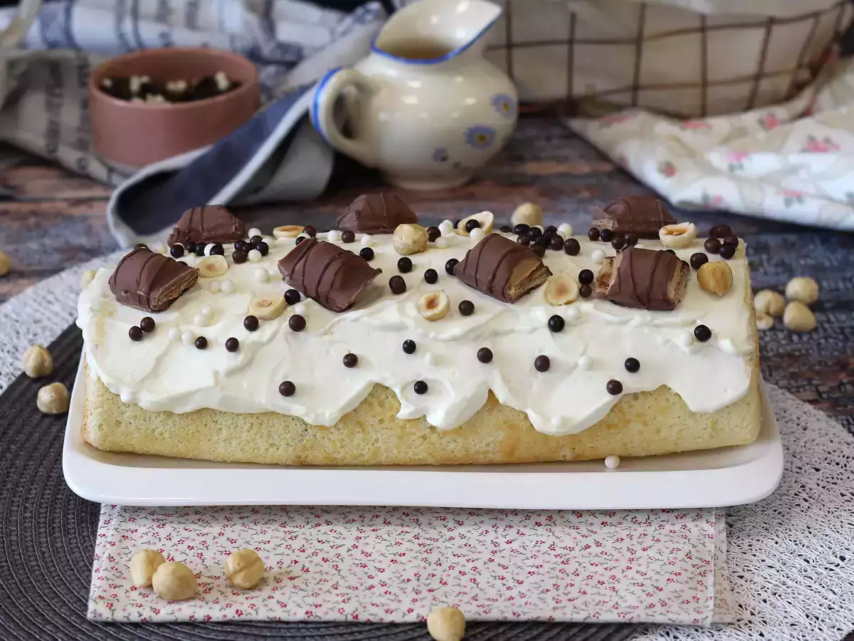 Recept Enkel rulltårta med kinder bueno-smak, perfekt som födelsedagstårta eller julkaka!