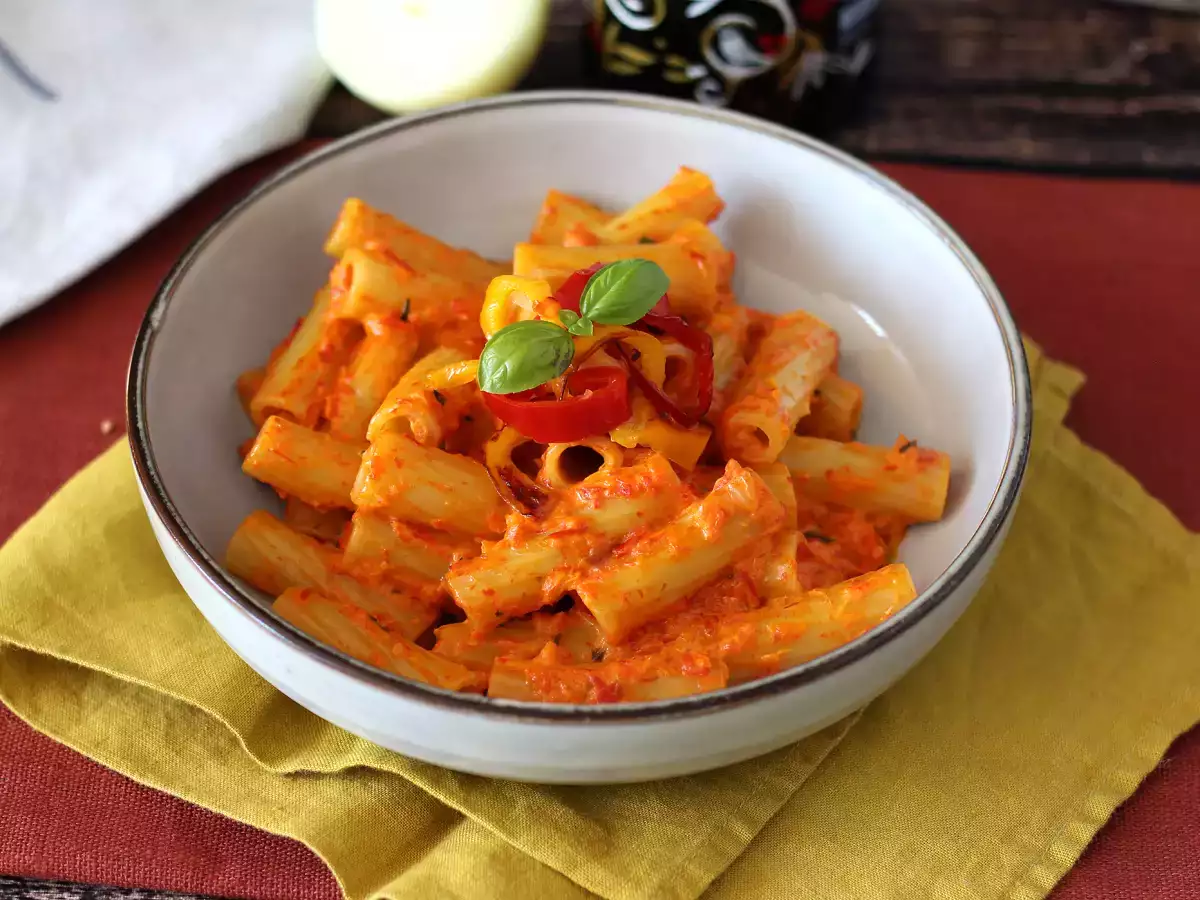 Recept Pasta med paprika och philadelphia