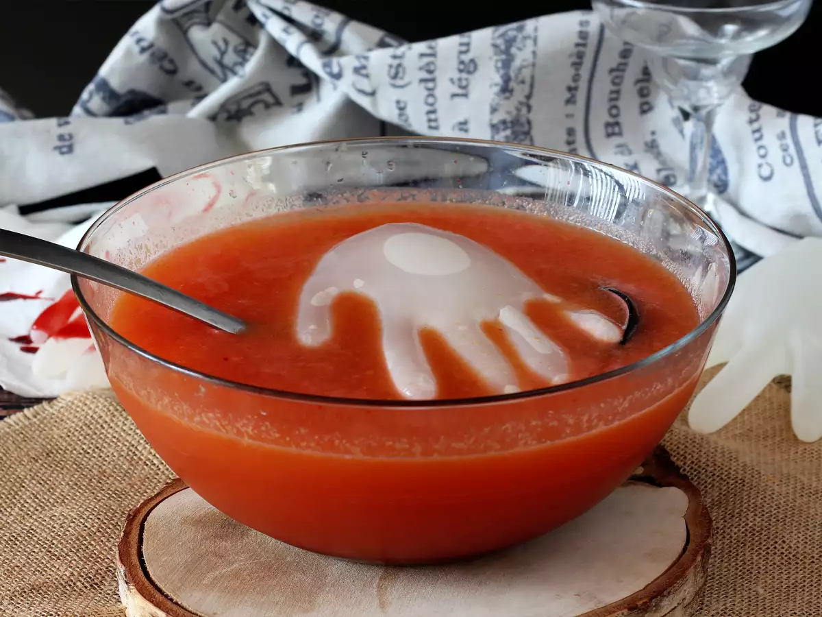Recept Halloween-cocktail med handformad isbit – enkel guide!