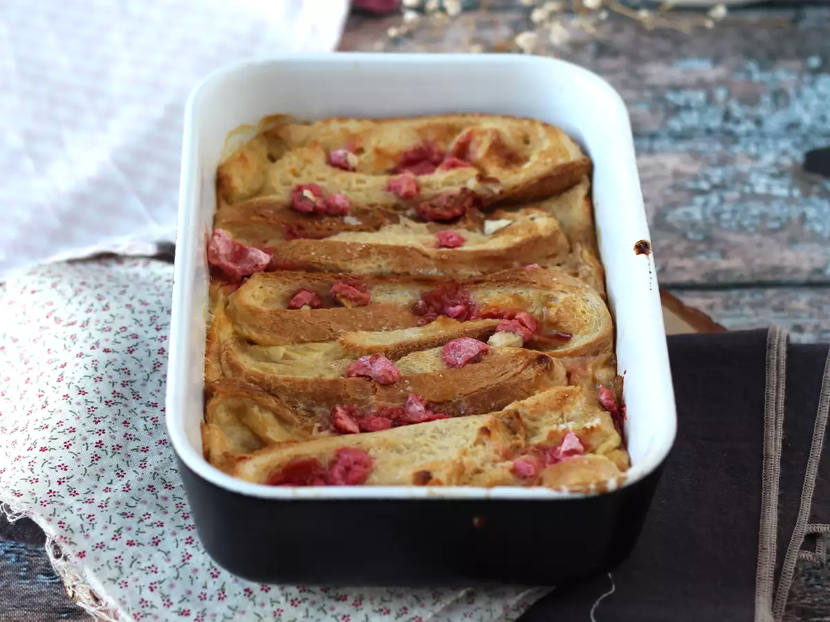 Recept Ugnsbakad fransk toast med rosa pralintopping, ett ultra-gourmetrecept