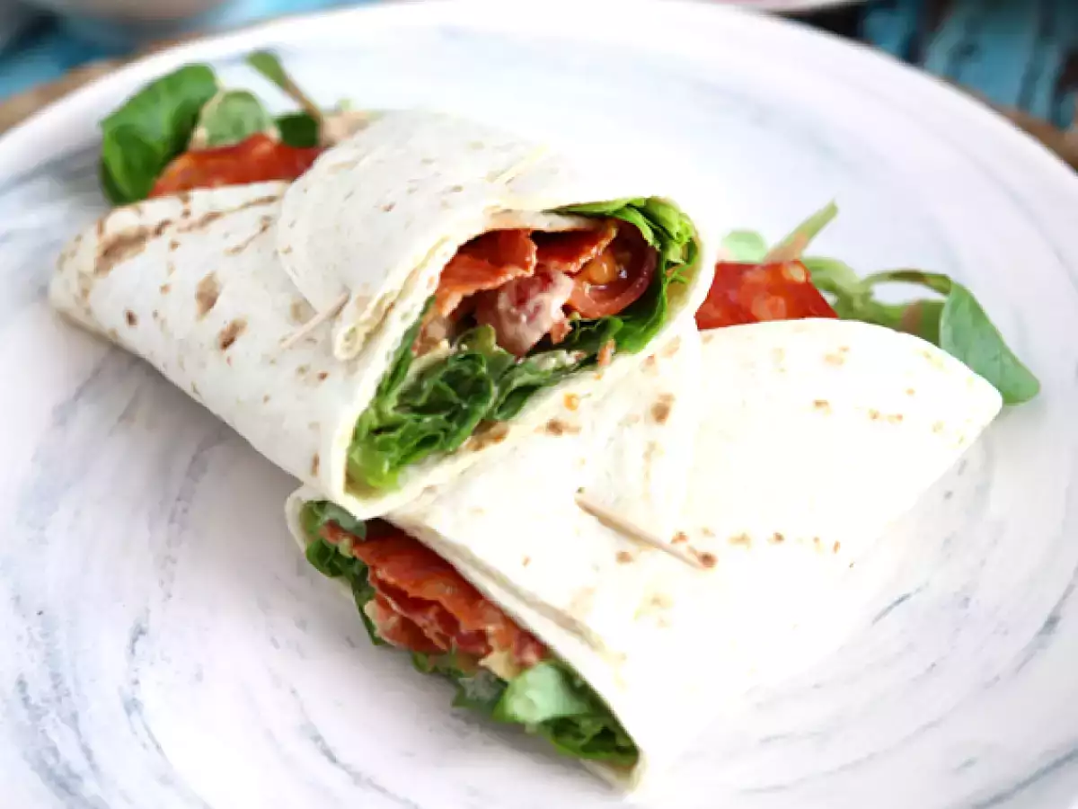 Recept Sandwich wrap med chorizo, avokado och tomat