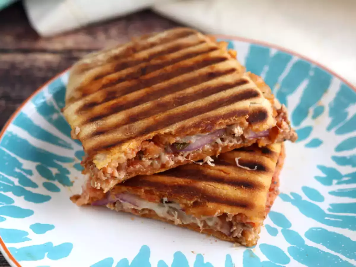 Recept Panini med tonfisk, tomat och kapris