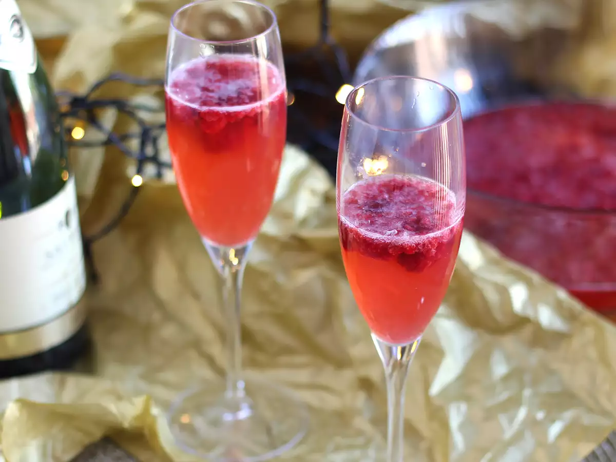 Recept Champagnesoppa med hallon