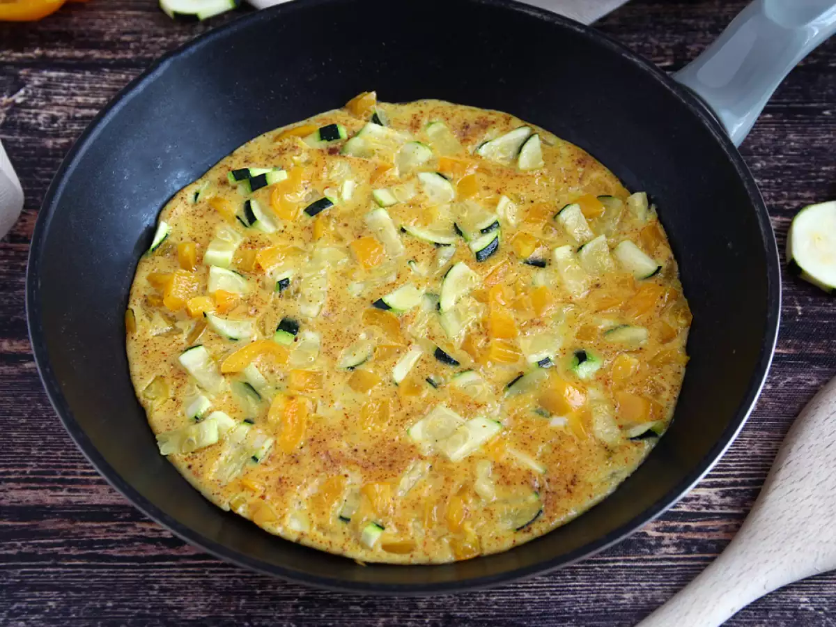Recept Omelett med paprika och zucchini