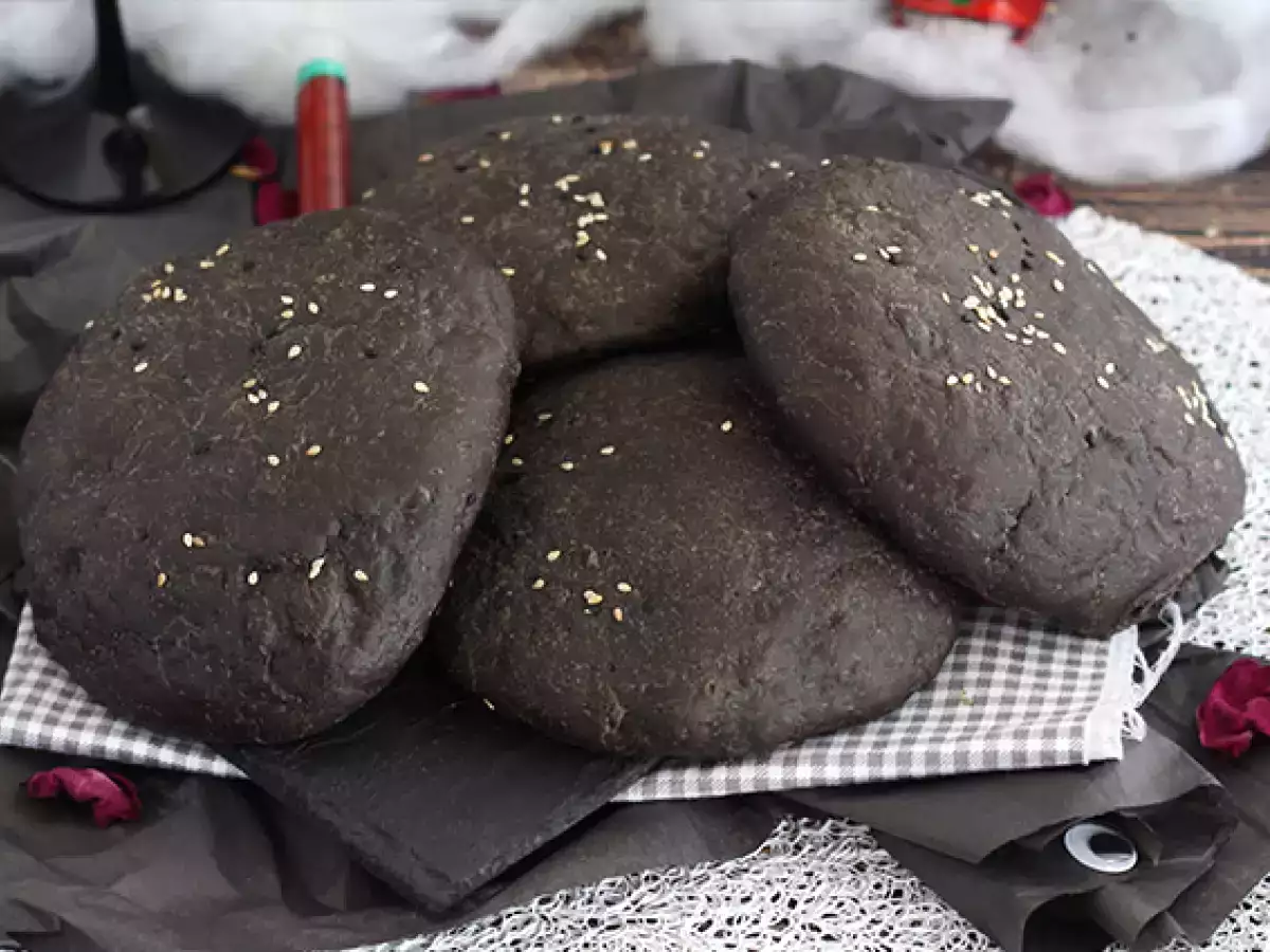 Recept Svarta hamburgerbröd med bläckfiskbläck